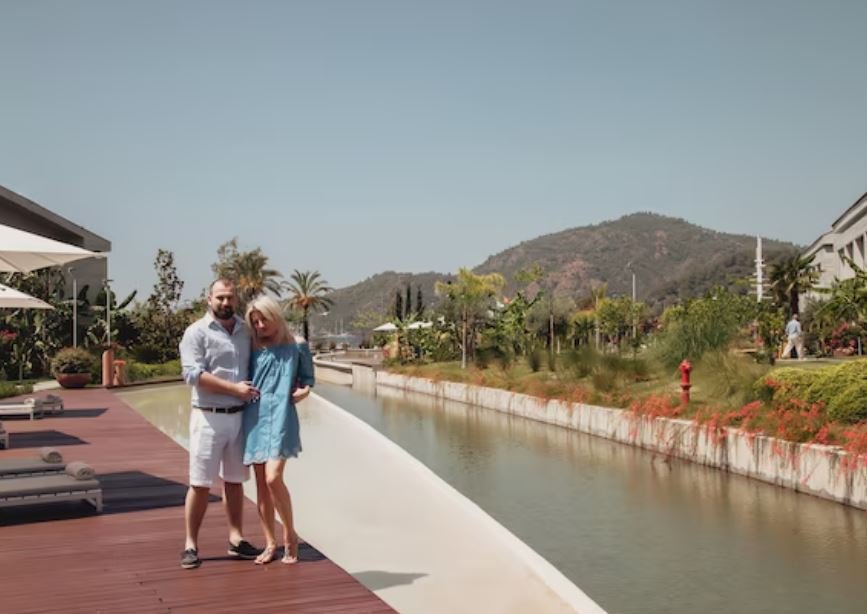 What It Takes to Run the World’s Most Photographed Resort